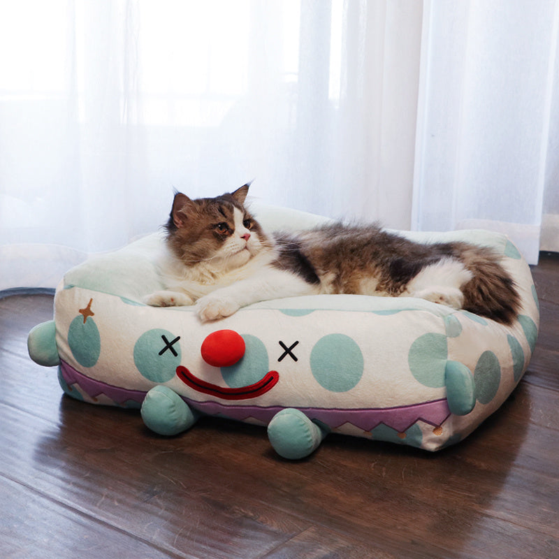 Discover the Ultimate Comfort for Your Pet with the Clown Pet Bed!